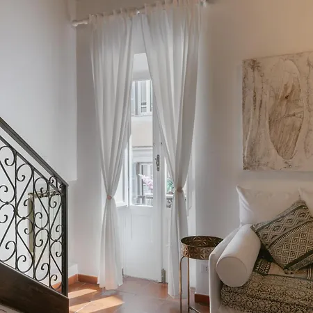 Piazza Navona Historic Luxury Apartment *