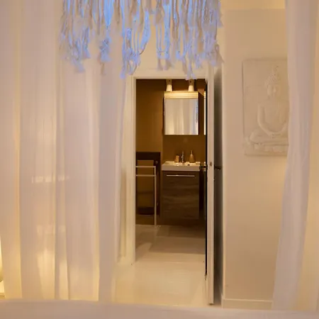 Piazza Navona Historic Luxury Apartment *